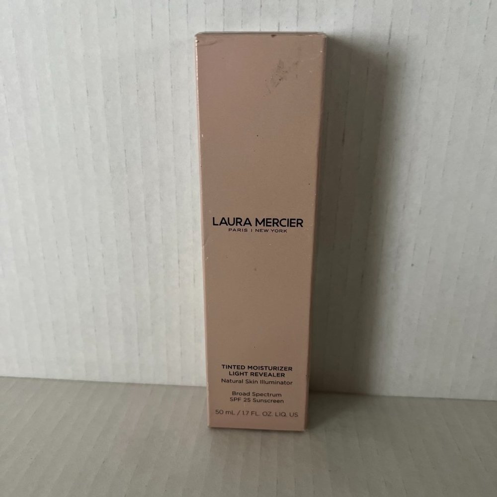 Laura Mercier Tinted Moisturizer Light Revealer - Walnut